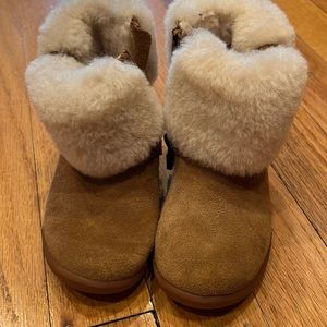 Ugg boots- barely worn